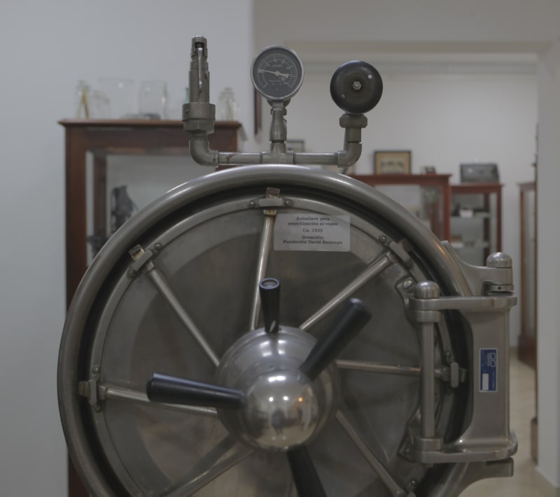 pieza-Museo-Historia-Medicina-Autoclave