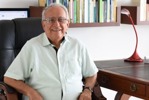 Dr. Carlos Corredor Pereira