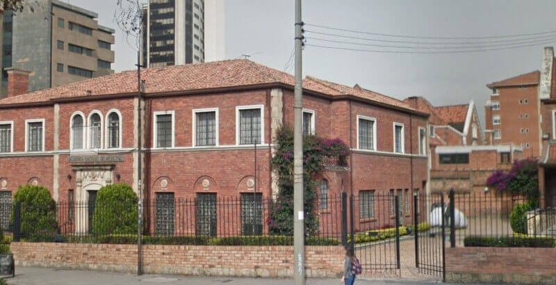 fachada-frontal-Academia-Nacional de Medicina Colombia