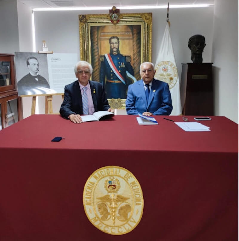 Dr. Gabriel Carrasquilla Gutiérrez y Dr. Agustín Iza Stoll