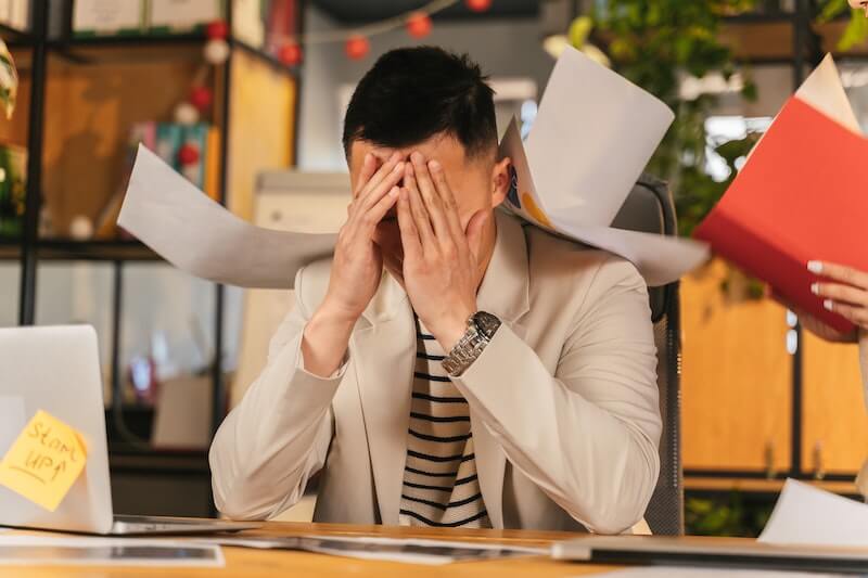 burn-out-trabajador-quemado