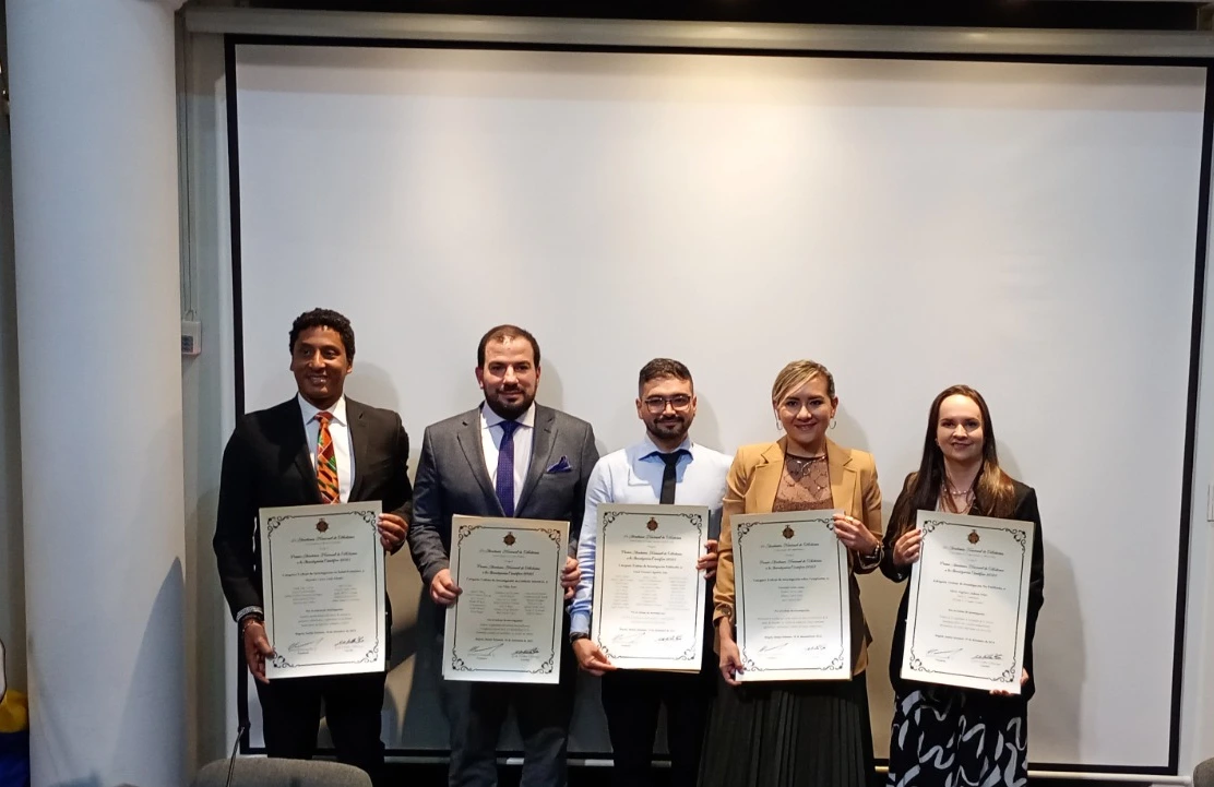 Ganadores_Premios_Academia_Nacional_de_Medicina_2025_mobil